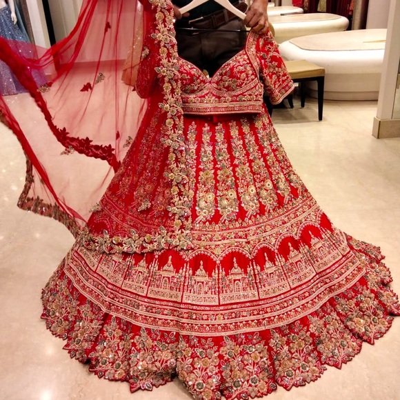 Stunning one of a kind, like new Bridal Lehenga - Picture 2 of 2